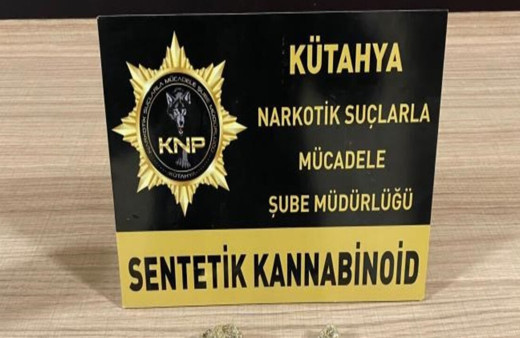 Kütahya’da bir araçta uyuşturucu ele geçirildi