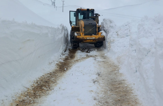 Bitlis’te kapalı olan tek köy yolu da ulaşıma açıldı