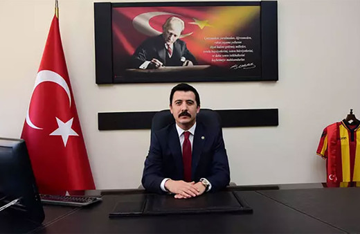 Kaymakam, hutbeyi eksik okuyan imamı dövdü iddiası! "Sen terörist misin?"