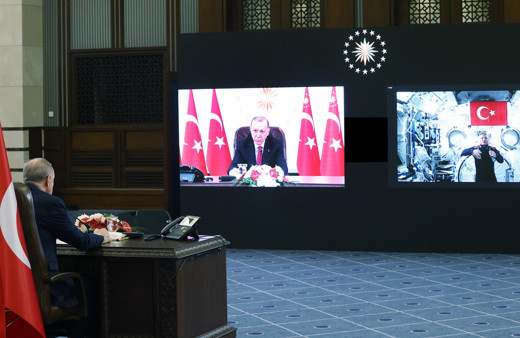 Ve uzayda ilk canlı görüşme! Erdoğan, ilk Türk astronot Gezeravcı ile görüştü