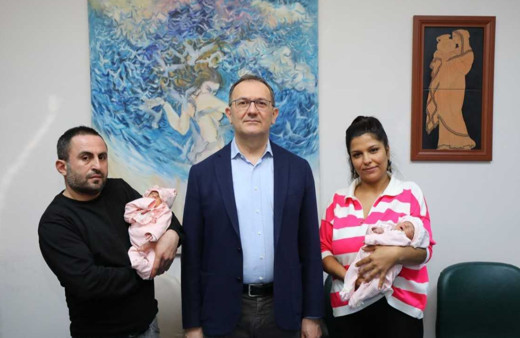 Anne karnında aynı damarları paylaşan ikizler operasyonla sağlığına kavuştu