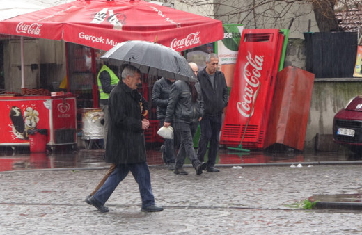 Diyarbakır’da kısa süreli sağanak yağış etkili oldu