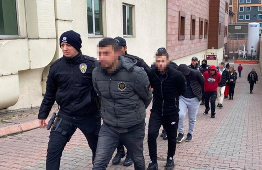 Zehir tacirlerine PÖH destekli operasyon! 36 kişi yakalandı