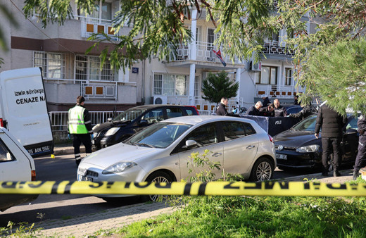 İzmir'de korkunç olay! Üniversite hocası, karısını yaraladı, çocuğunu ve kaynanasını öldürüp...