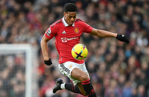 Manchester United'da Martial, 10 hafta sahalardan uzak kalacak