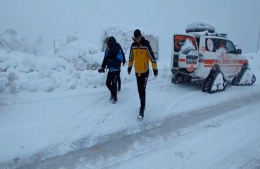 Astım hastası çocuk, 2 saatlik çalışmayla hastaneye yetiştirildi