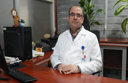 Uzun süre bilgisayar başında kalmak skolyozu tetikliyor