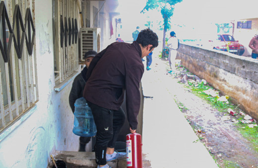 Antalya'da oto tamirhanesinin deposunda korkutan yangın