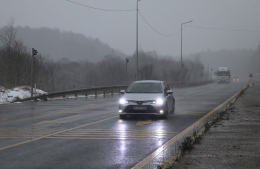 Yola çıkacaklar dikkat! Bolu Dağı geçişinde kar yağışı başladı!