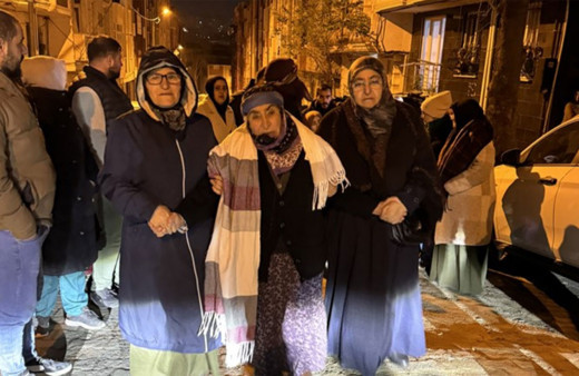  Esenyurt'ta dehşet! Eski eşini bıçaklayıp intihar etti