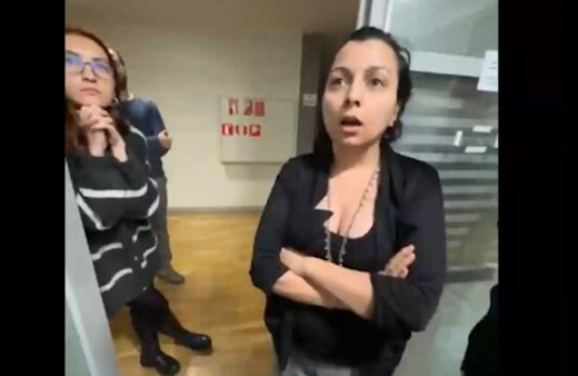 Mescide ayakkabı ile giren akademisyen için karar verildi