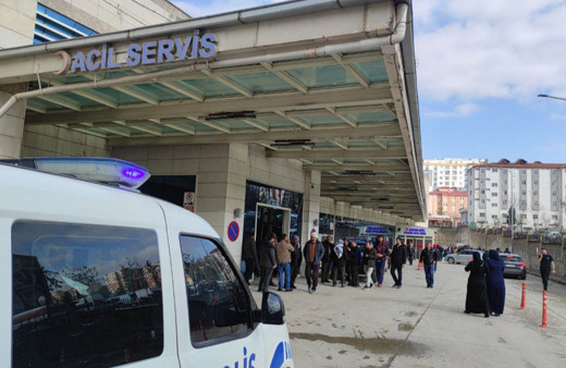 Devrilen tarım aracının altında kalan 1 kişi öldü, 1 kişi yaralandı!