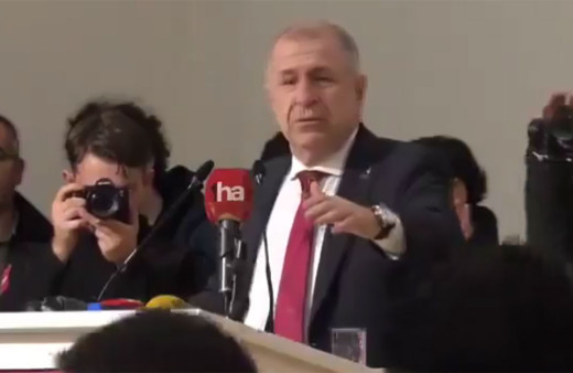 Ümit Özdağ gazeteciye böyle çıkıştı! 'Ulan Afgan mısın? Otur dedim sana'