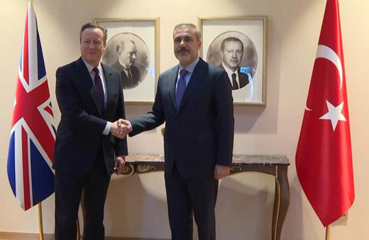 Dışişleri Bakanı Hakan Fidan, İngiliz mevkidaşı David Cameron ile görüştü