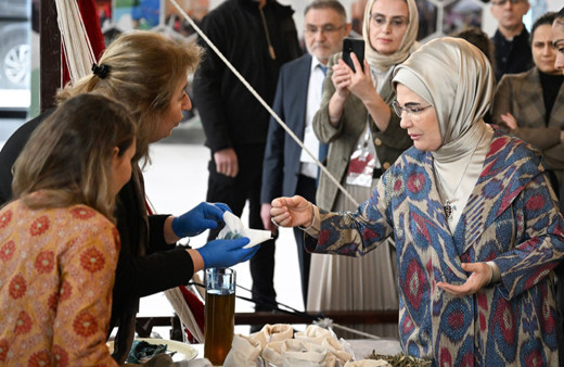 Emine Erdoğan Siirtli kadınlarla bir araya geldi