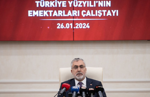 Vedat Işıkhan emeklilere müjdeyi verdi: Birçok hizmette ayrıcalık, öncelik, indirim gibi uygulamalar olacak