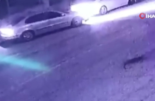 Arabanın üzerinde unuttuğu 30 bin lira yola saçıldı