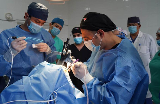 Türk doktorlar Özbekistan'da bir ilki gerçekleştirdi