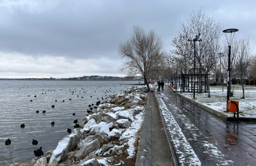 Başkentte parklar beyaza büründü