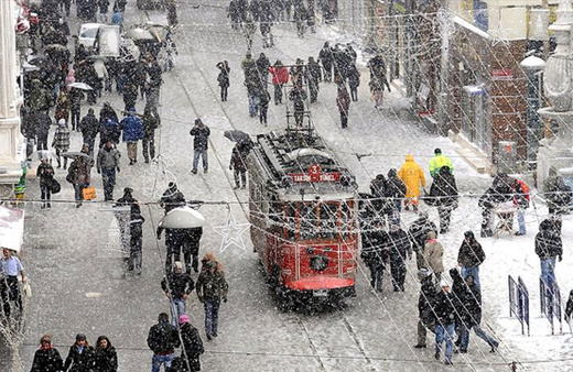 İstanbul Valisi Gül uyardı: Zorunlu olmadıkça trafiğe çıkmayın