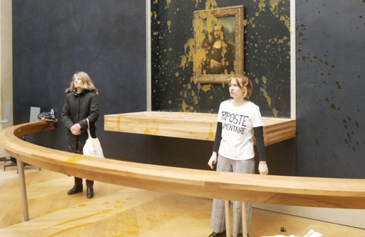 İklim aktivistleri Mona Lisa tablosuna çorba attı!