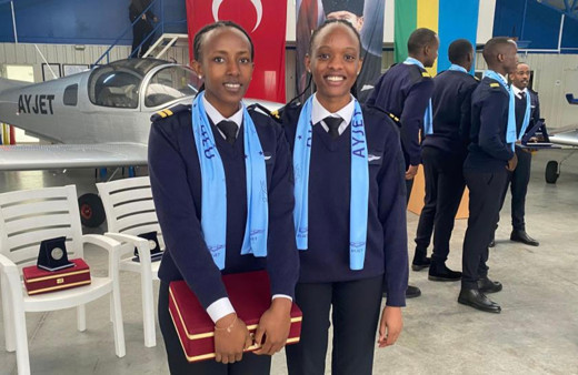 Türkiye'de eğitim gördü, Ruanda'nın en genç kadın pilotu oldu
