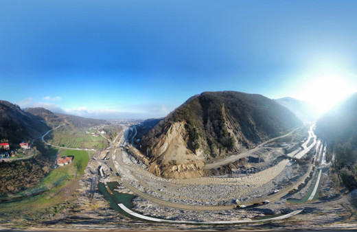 Düzce'de köy yollarını birbirine bağlayan yolda heyelan oldu