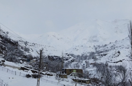Batman’da kar yağışı nedeniyle kapanan köy yolları açılıyor