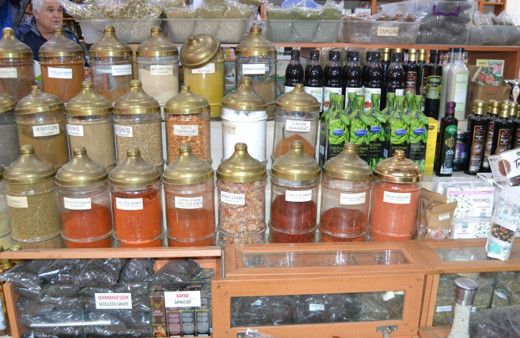 Havalar soğuyunca, vatandaşlar aktarların yolunu tuttu