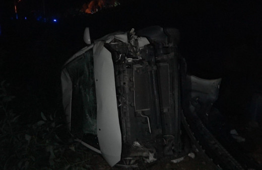 Alanya’da kontrolden çıkan araç şarampole yuvarlandı