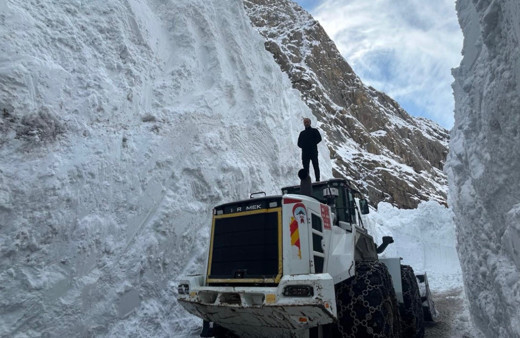 Yüksekova'da çığ bölgesindeki kar kalınlığı 10 metreyi geçti