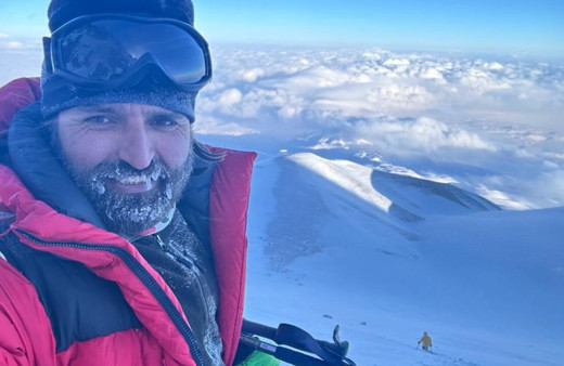 Süphan Dağı’na tırmanan dağcıların yüzü buz tuttu