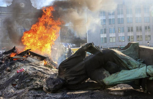Avrupa Parlamentosu’nun önü savaş alanına döndü!