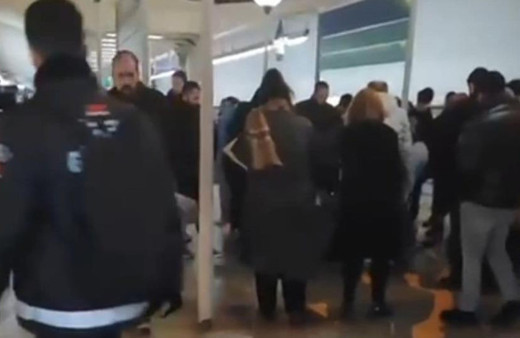 Metro istasyonunda bıçaklı kavga: 19 yaşındaki genç öldü