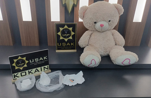 Uşak'ta oyuncak ayıya gizlenmiş kokain bulundu!