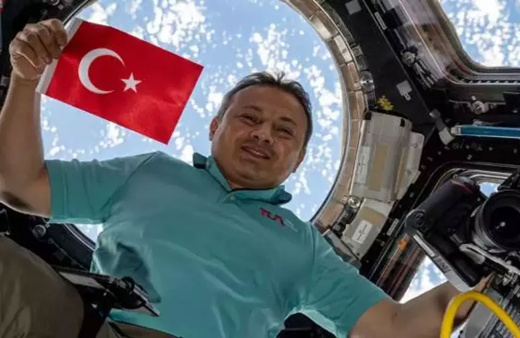 İlk Türk astronot Alper Gezeravcı'nın dünyaya dönüşü ertelendi! Gezeravcı ne zaman dönecek?
