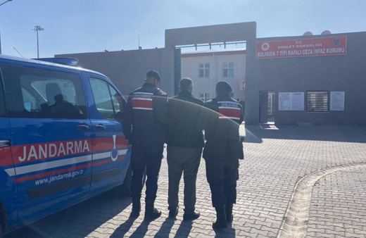 2 yıl 6 ay hapis cezası ile aranan şahsı jandarma yakaladı