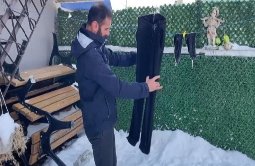 Yurdun doğusu dondu, dışarı asılan kıyafetler buzla kaplandı