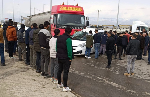 Silopi’de tanker ile hafif ticari aracın karıştığı kazada 1 kişi yaralandı