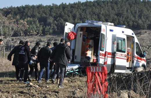 Eşini ve kayınpederini yaralayan adam başından vurulmuş halde bulundu