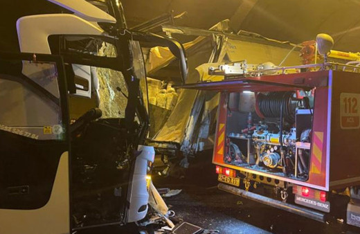 Osmaniye'de yolcu otobüsü tıra çarpıştı: 1 ölü, 6 yaralı