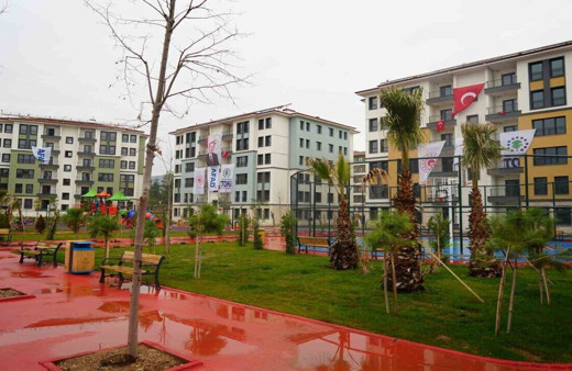 Gaziantep'te depremzedelerin konut kurası çekimi yapıldı, heyecan dolu anlar yaşandı