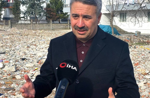 Depremde annesini ve yengesini kaybeden milletvekili o geceyi anlattı