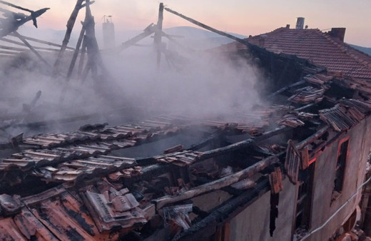 Burdur’da müstakil ev yangında kule döndü