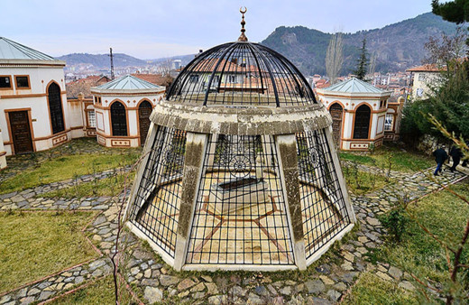 İskilipli Atıf Hoca vefatının 98. yılında mezarı başında anıldı