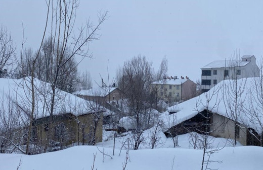 Karlıova’da kar kalınlığı yer yer 1 metreyi buldu