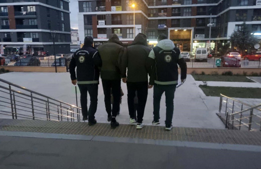 Edirne’de göçmen kaçakçılarında 625 bin TL değerinde para yakalandı