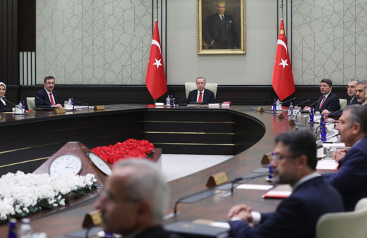 Sağlık nedeniyle bir bakan kabineden ayrılacak kulisi