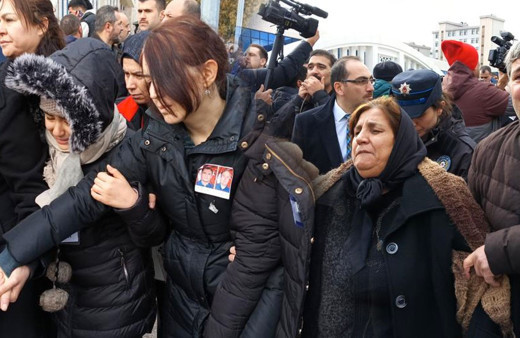 Şehit pilotlar Cemil Gülen ve Levent Öztürk son yolculuklarına uğurlandı şehidin sözlüsü tabuta sarıldı