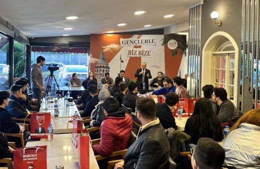 Cumhur İttifakı Beşiktaş Belediye Başkan Adayı Serkan Toper gençlerle buluştu